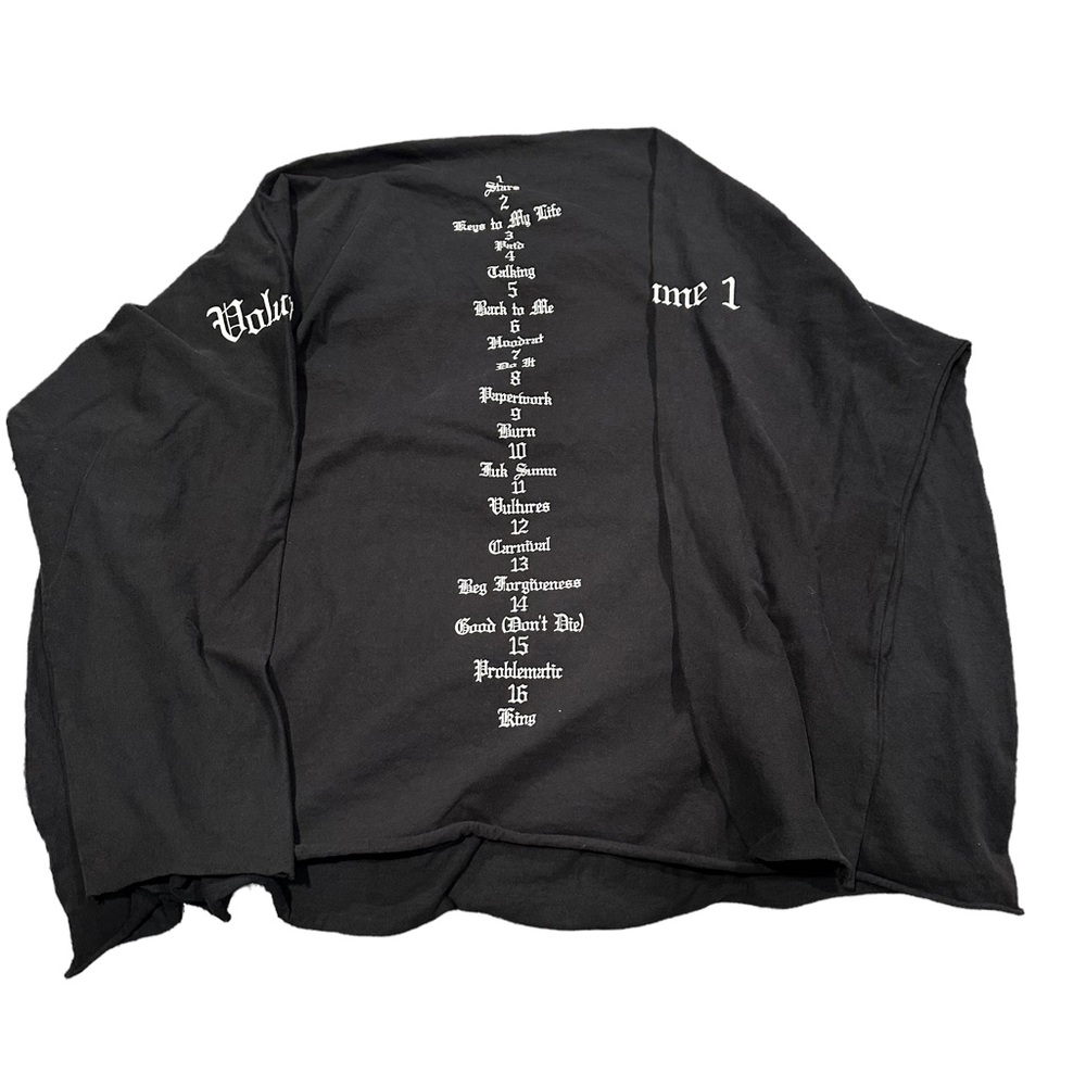 YZY long sleeve size L